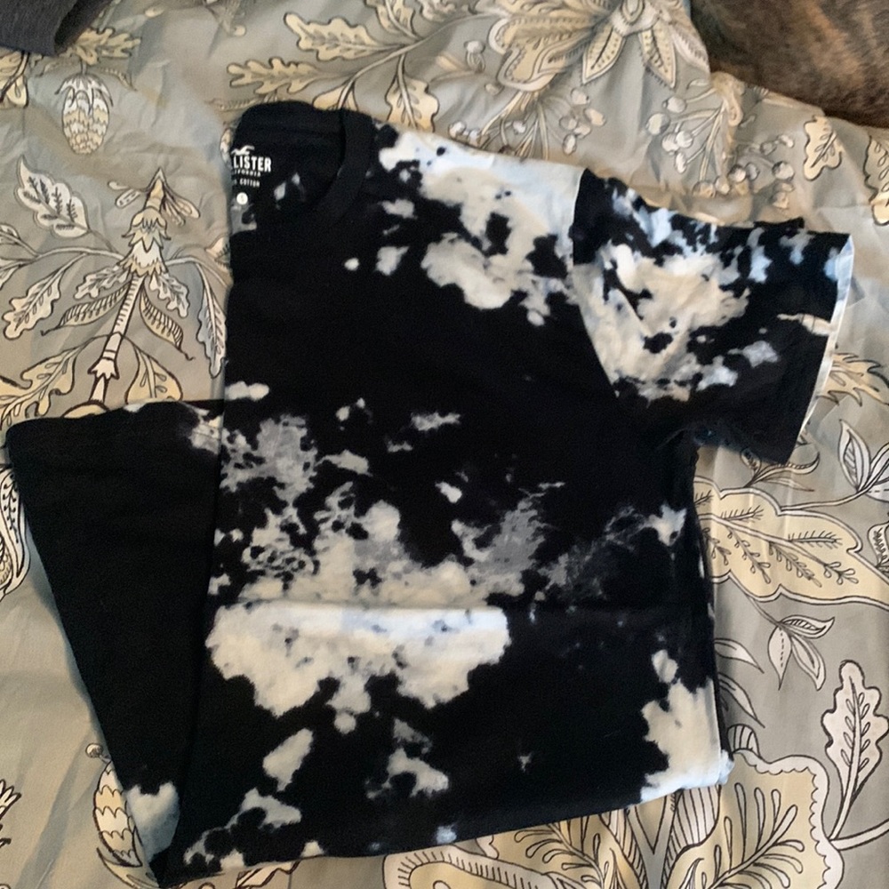 Brand new Hollister print tee, me menss sz small